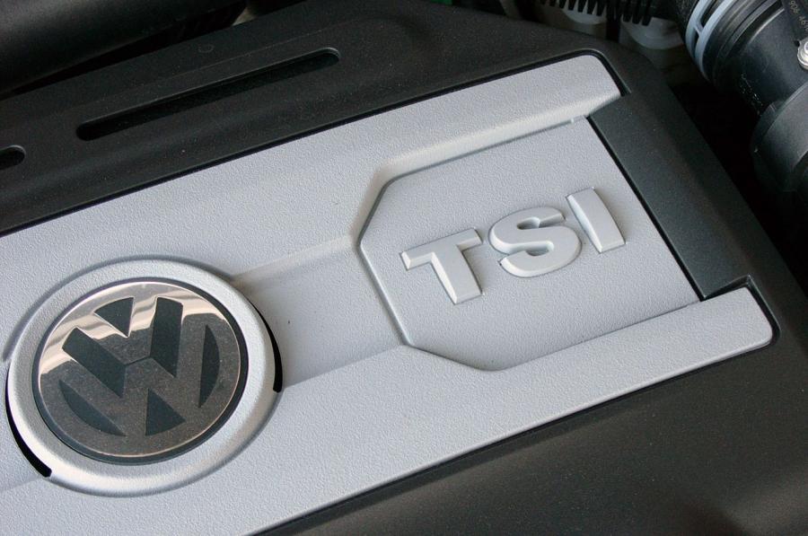  Volkswagen Beetle Turbo 2012 года  (фото 25 из 84)